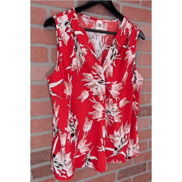 Red Floral Sleeveless Blouse - Size Large - Picture 5 of 8